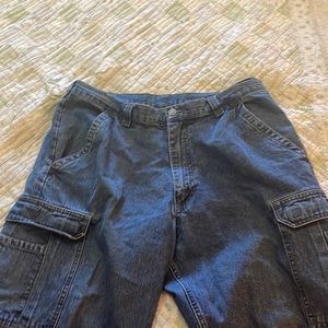 Wrangler Black Rivit jeans with cargo pockets 38x30